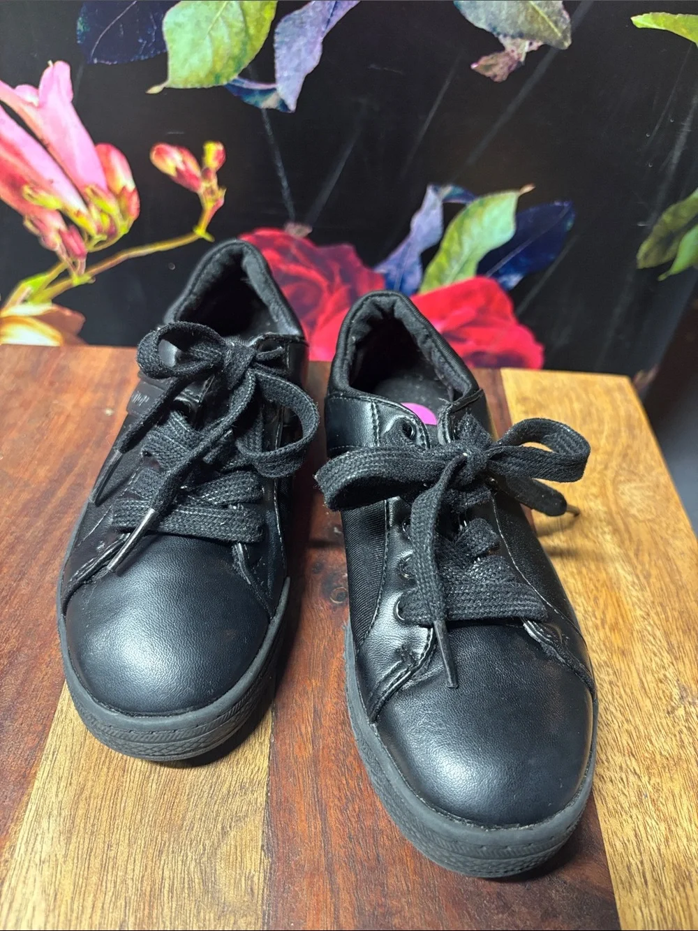 Kenneth Cole Reaction Kids Black Lace-Up Low-Top Sneakers